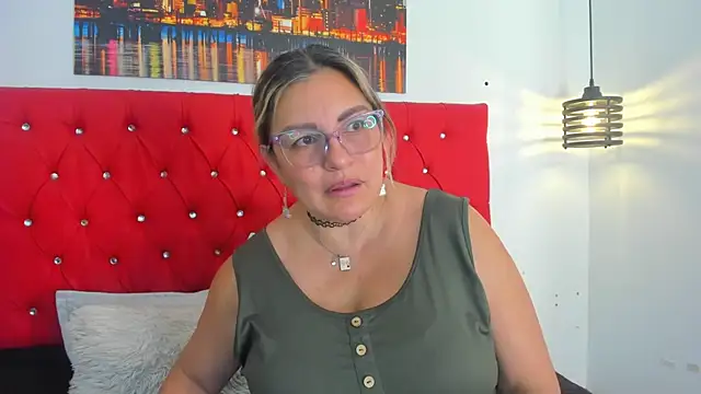 carolinacrus01 online show from February 2026 04:15:02 PM