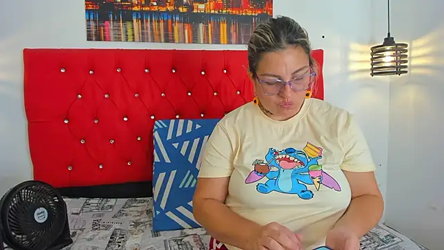 carolinacrus01 online show from January 2026 06:36:01 PM