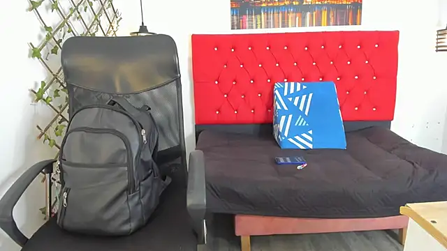 carolinacrus01 online show from October 2025 01:12:02 PM