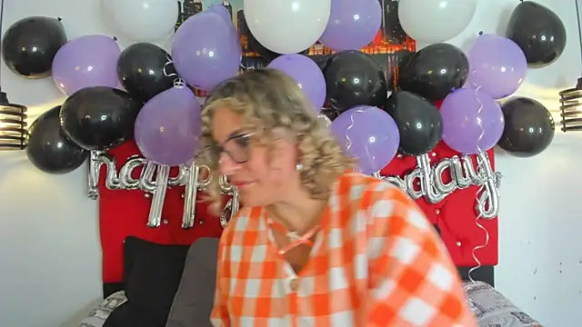 carolinacrus01 online show from October 2025 03:05:02 PM