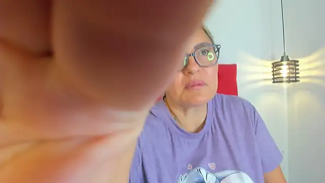 carolinacrus01 online show from November 2025 02:39:02 PM