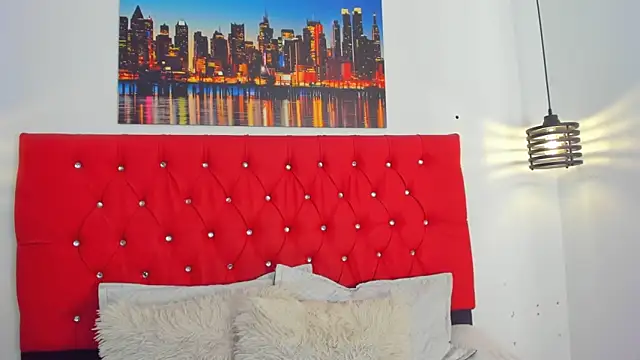 carolinacrus01 online show from February 2026 06:07:01 PM