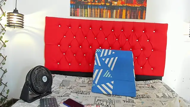 carolinacrus01 online show from November 2025 02:53:02 PM