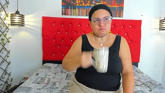 carolinacrus01 online show from January 2026 04:23:01 PM