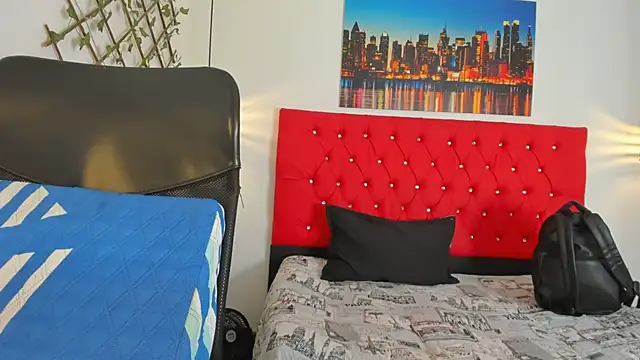 carolinacrus01 online show from November 2025 03:38:01 PM