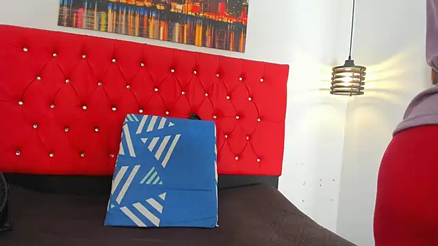 carolinacrus01 online show from November 2025 02:23:01 PM