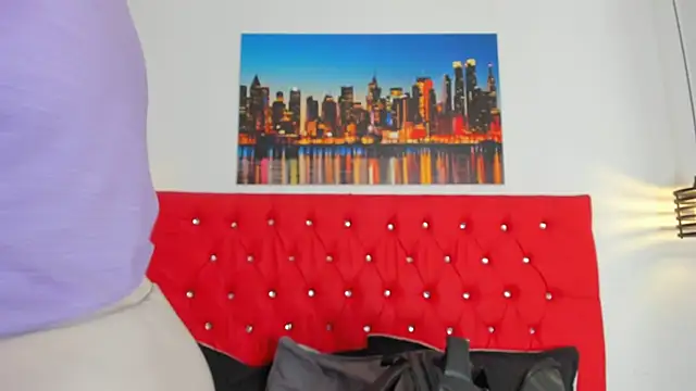 carolinacrus01 online show from November 2025 04:44:02 PM