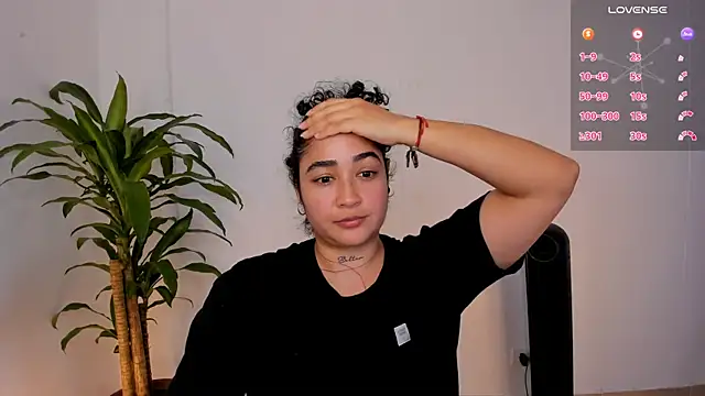 Snapshot of _kat_1995 chatting on November 2025 07:47:01 PM kat 1995 online show from November 2025 07:47:01 PM