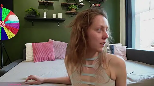 Snapshot of Eveline_Beauty_Kitty chatting on May 2026 06:04:01 PM Eveline Beauty Kitty online show from May 2026 06:04:01 PM