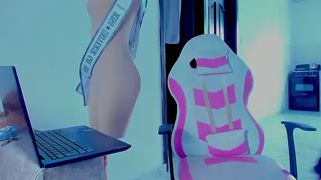 ISA BELLA VZL online show from January 2026 12:03:02 AM