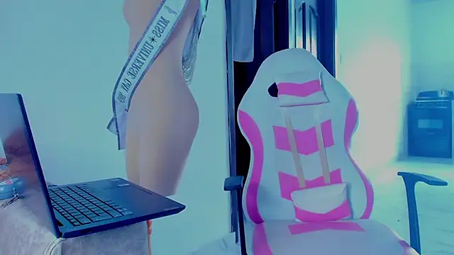 ISA BELLA VZL online show from January 2026 08:56:01 PM