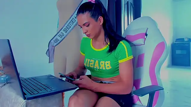 ISA BELLA VZL online show from April 2026 06:56:02 PM