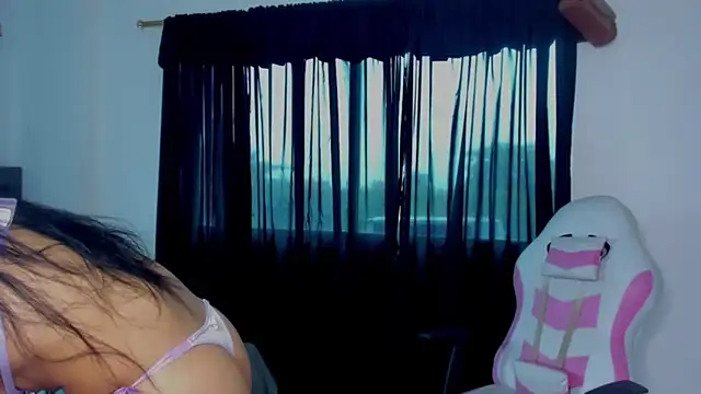 ISA BELLA VZL online show from October 2025 01:56:02 PM