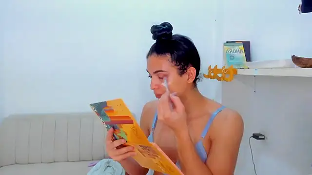 ISA BELLA VZL online show from May 2026 05:49:02 PM