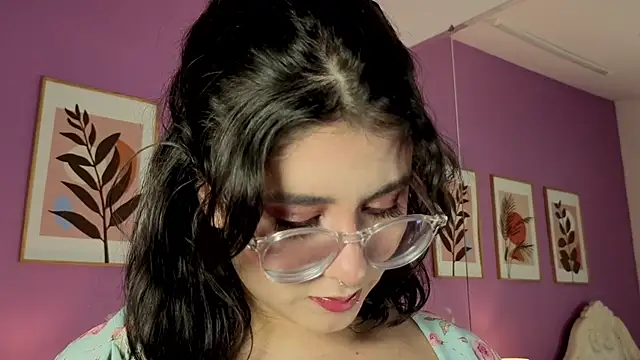 LiLLiAnderson online show from November 2025 01:04:01 PM