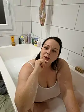 Chrissy Christal online show from September 2025 06:00:01 PM