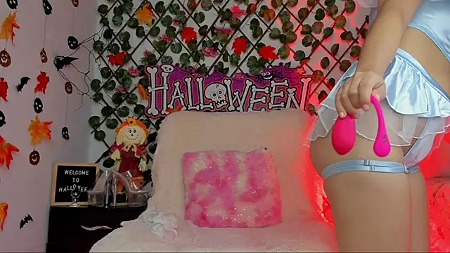 isabel jaames online show from October 2025 07:47:02 PM