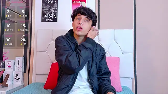 Snapshot of Axel__Evans chatting on November 2025 11:47:01 AM Axel Evans online show from November 2025 11:47:01 AM