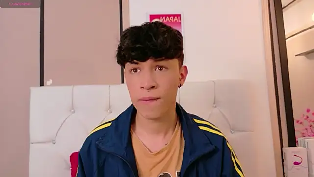 Axel  Evans online show from April 2026 01:13:01 PM