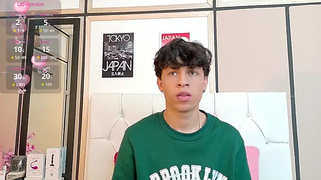 Snapshot of Axel__Evans chatting on November 2025 12:31:02 PM Axel Evans online show from November 2025 12:31:02 PM