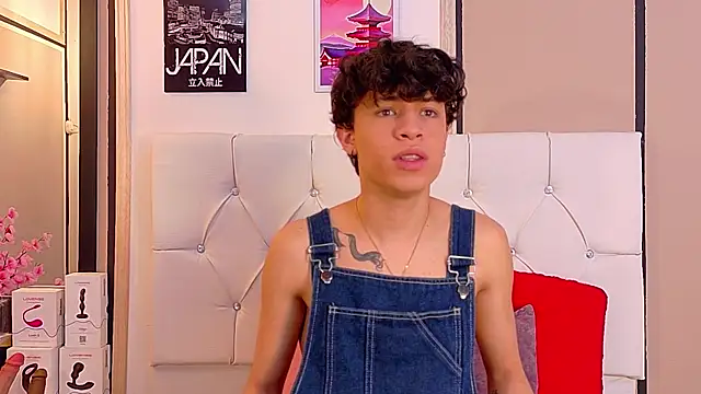 Snapshot of Axel__Evans chatting on November 2025 12:38:01 PM Axel Evans online show from November 2025 12:38:01 PM