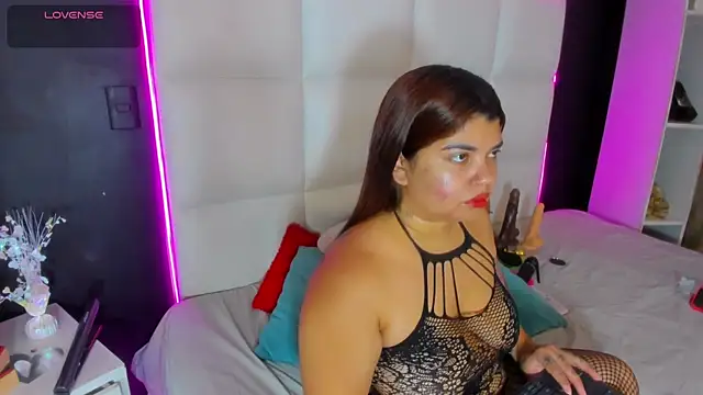 Gigi duran online show from July 2026 06:23:01 AM