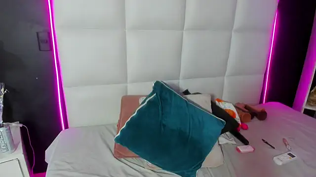 Gigi duran online show from July 2026 05:58:02 AM
