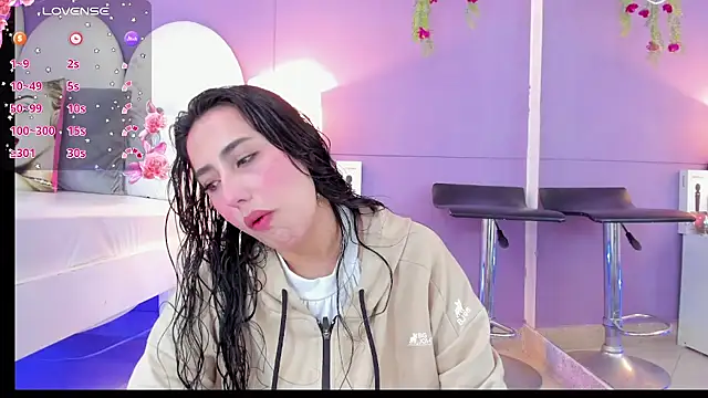 my aleja  online show from November 2025 01:59:02 PM