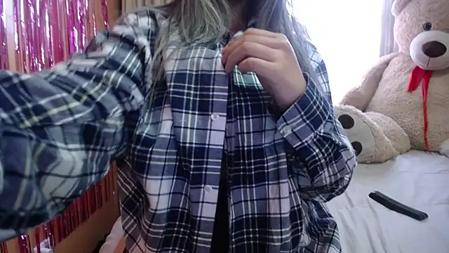 miss lilieth online show from October 2025 02:50:01 PM