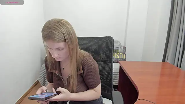 Snapshot of Alisha_Skyes chatting on July 2026 06:03:02 AM Alisha Skyes online show from July 2026 06:03:02 AM