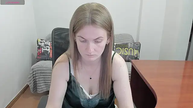 Snapshot of Alisha_Skyes chatting on June 2026 03:33:01 PM Alisha Skyes online show from June 2026 03:33:01 PM