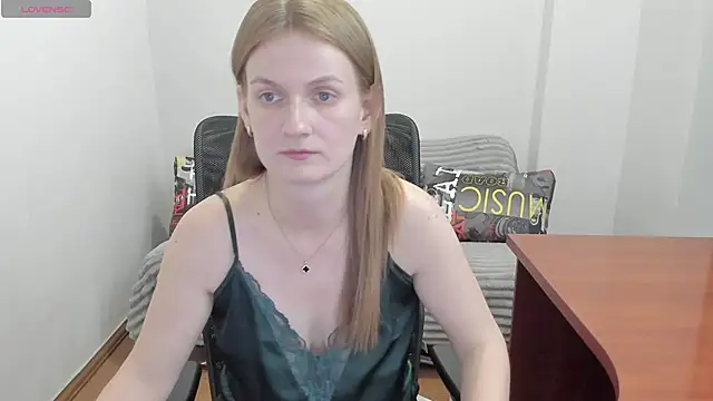 Snapshot of Alisha_Skyes chatting on June 2026 03:34:02 PM Alisha Skyes online show from June 2026 03:34:02 PM