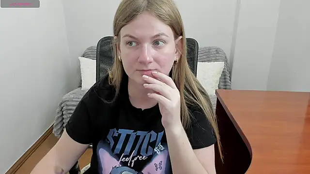 Snapshot of Alisha_Skyes chatting on December 2025 04:30:01 PM Alisha Skyes online show from December 2025 04:30:01 PM