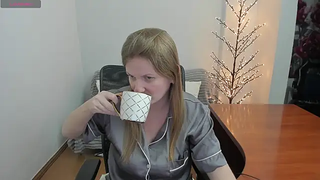 Alisha Skyes online show from December 2025 06:44:02 PM