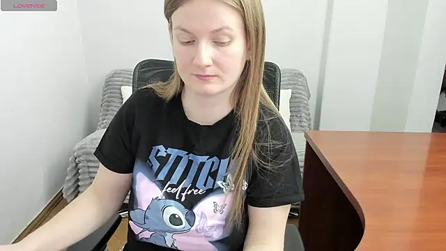 Snapshot of Alisha_Skyes chatting on February 2026 04:35:01 AM Alisha Skyes online show from February 2026 04:35:01 AM