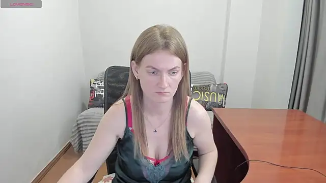 Snapshot of Alisha_Skyes chatting on June 2026 06:01:01 PM Alisha Skyes online show from June 2026 06:01:01 PM
