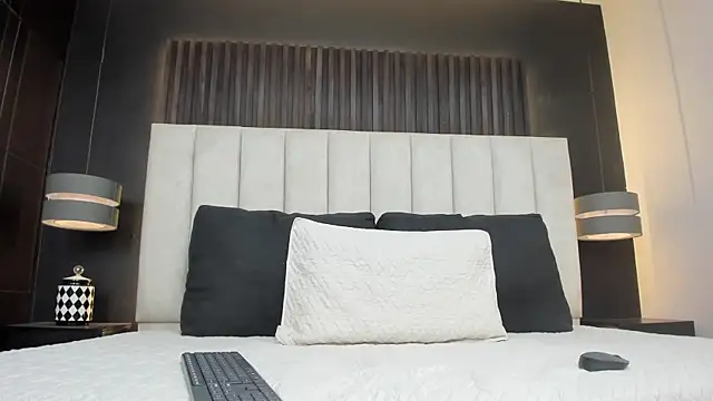 Matilda Liz online show from December 2025 12:59:02 PM