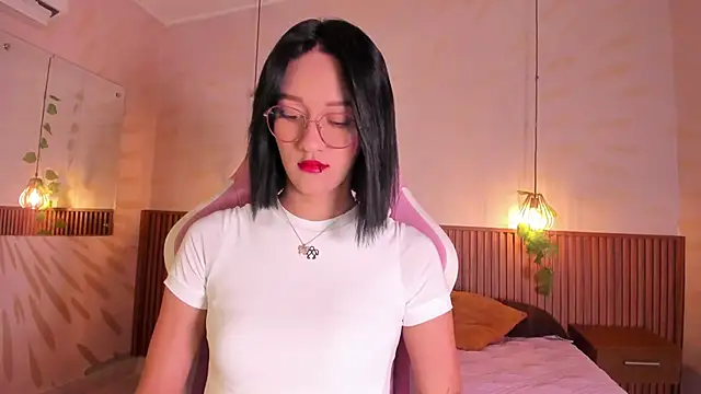 Snapshot of daphne_courtis chatting on June 2026 03:07:01 AM daphne courtis online show from June 2026 03:07:01 AM