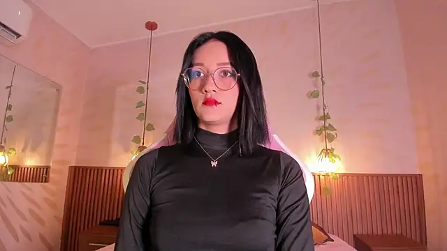 Snapshot of daphne_courtis chatting on June 2026 03:01:01 AM daphne courtis online show from June 2026 03:01:01 AM