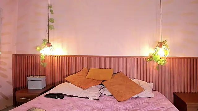 daphne courtis online show from April 2026 07:45:01 AM