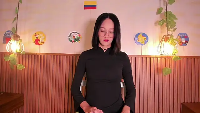 Snapshot of daphne_courtis chatting on June 2026 03:12:02 AM daphne courtis online show from June 2026 03:12:02 AM