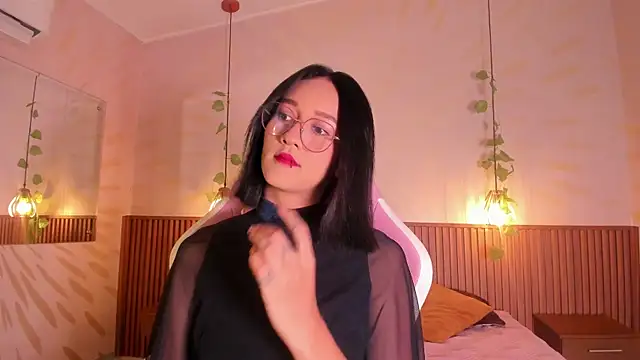 Snapshot of daphne_courtis chatting on June 2026 03:00:01 AM daphne courtis online show from June 2026 03:00:01 AM