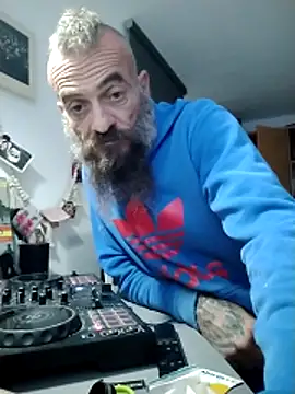 Snapshot of Zk1980 chatting on October 2025 02:45:01 AM Zk1980 online show from October 2025 02:45:01 AM