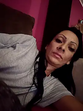 Laryta girl13 online show from September 2025 07:03:01 PM