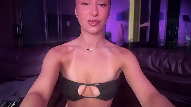 shy Colette online show from October 2025 01:23:02 PM