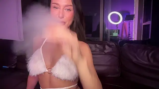shy Colette online show from October 2025 01:58:01 PM