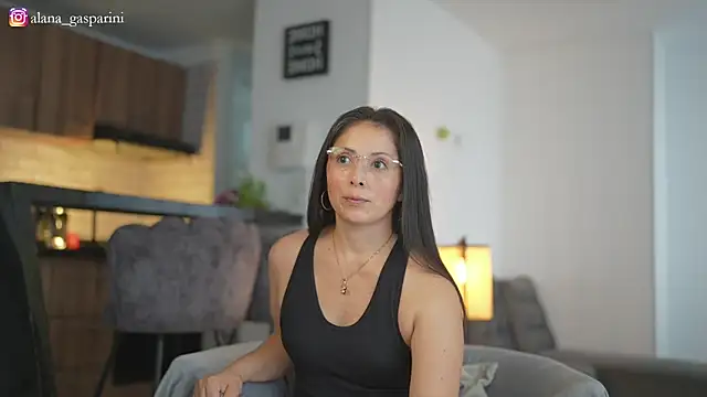 alana gasparini online show from April 2026 07:37:02 PM