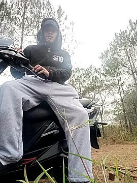 Snapshot of zebba12 chatting on March 2026 10:50:02 AM zebba12 online show from March 2026 10:50:02 AM