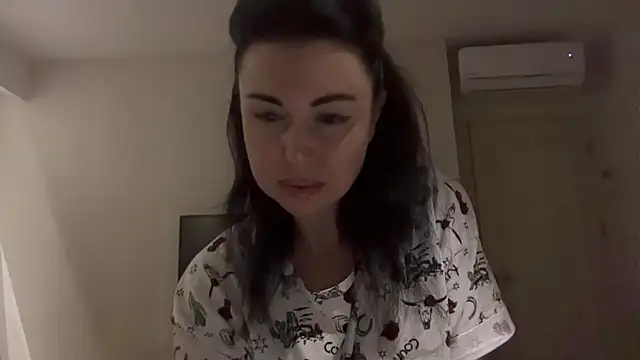 Snapshot of Gilin1 chatting on February 2026 09:24:02 PM Gilin1 online show from February 2026 09:24:02 PM