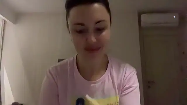 Snapshot of Gilin1 chatting on December 2025 09:48:02 PM Gilin1 online show from December 2025 09:48:02 PM